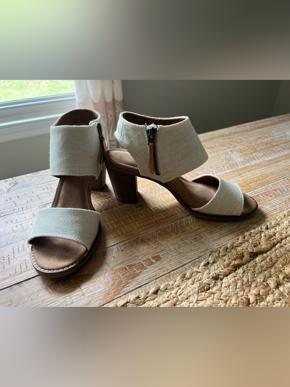Like New TOMS Women's Majorca Cutout Wedge Sandals - Natural - Size 6.5